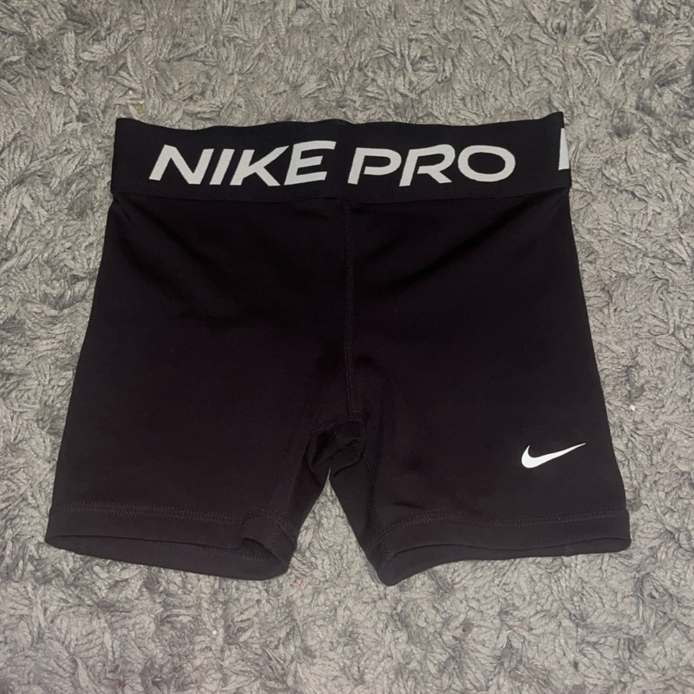Nike Pros 🖤
